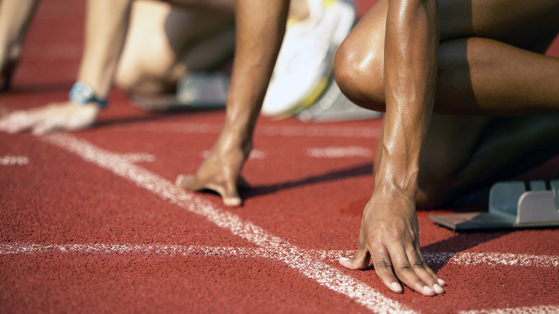 赛道与球场,当F1街道赛之夜遇见布克的得分狂潮